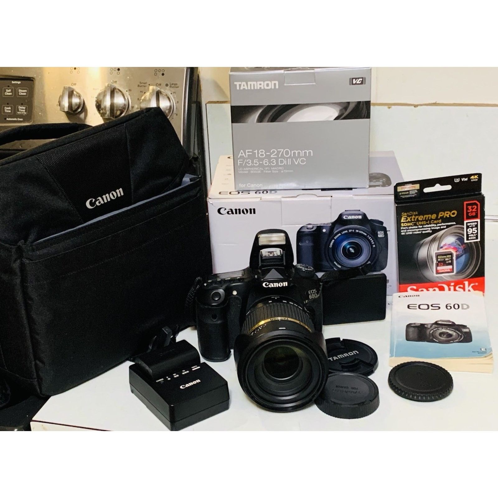 Canon EOS 60D DSLR Tamron 18-270mm f/3.5-6.3 Di II VC PZD