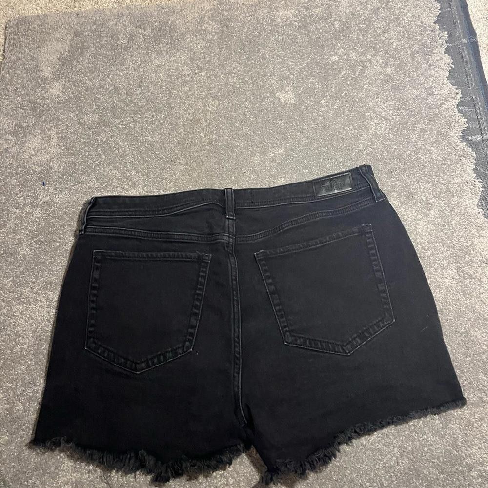 Designer Hollister curvy high rise distressed mom short Size 32" / US 10 / IT 46 - 7 Thumbnail