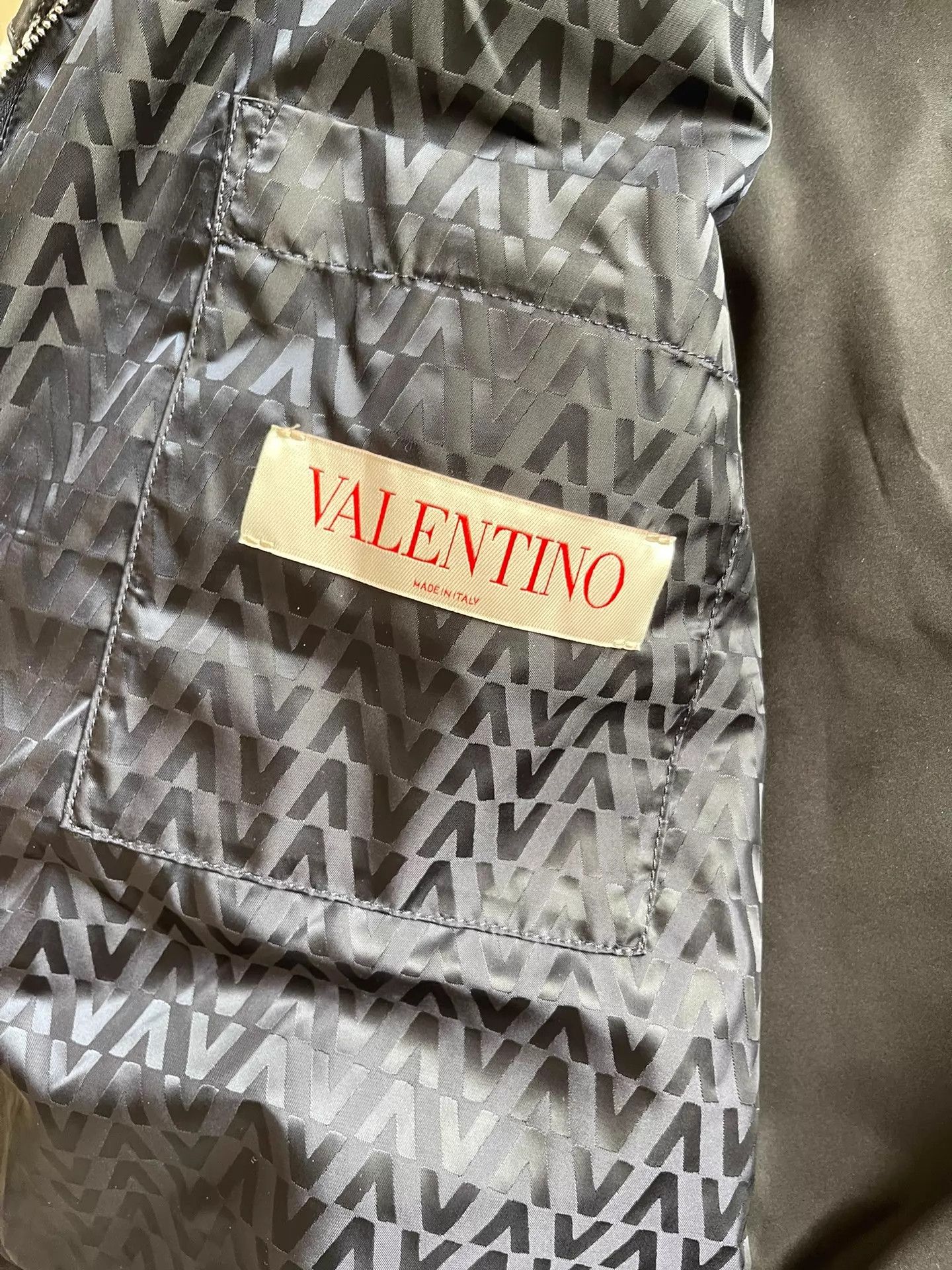 Valentino Valentino New Full Logo 48 Oversized Reflective Jkt Size US M / EU 48-50 / 2 - 6 Thumbnail