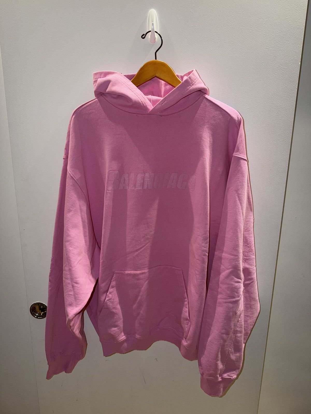 Balenciaga Balenciaga Destroyed Logo Print Hoodie Large Fit Pink XS Size US L / EU 52-54 / 3 - 4 Thumbnail
