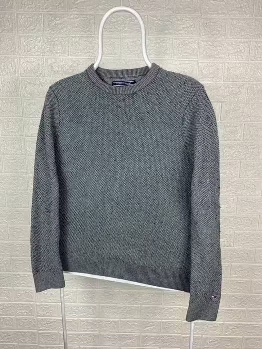 Tommy Hilfiger Tommy Hilfiger sweater Knit size S grey small logo Size US S / EU 44-46 / 1 - 1 Thumbnail