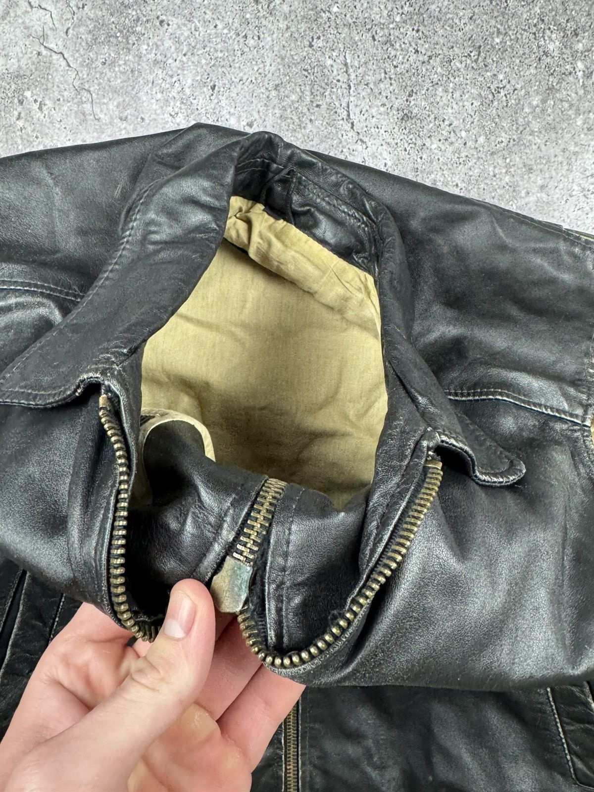 Japanese Brand Vintage Leather Vest 90’s Distressed Biker Jacket Vest Y2K Size US L / EU 52-54 / 3 - 6 Thumbnail