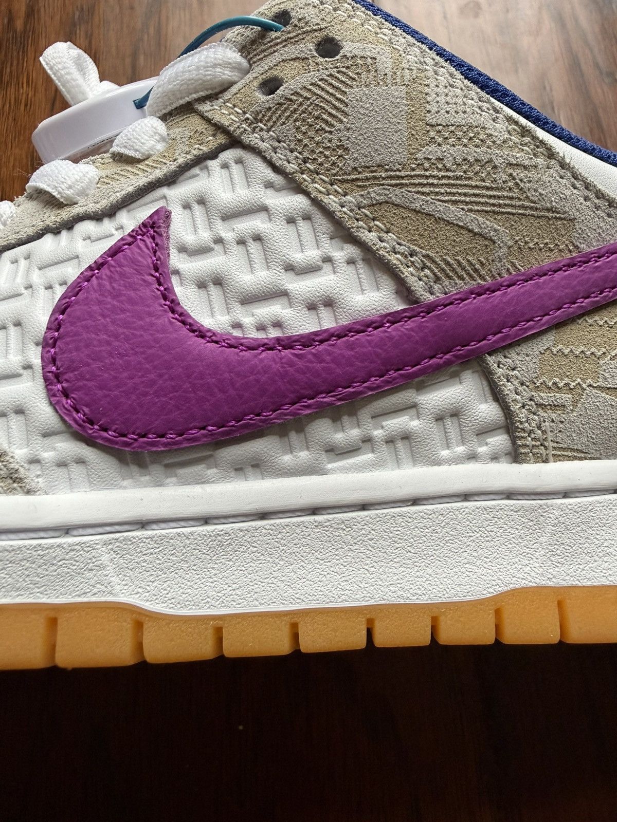 Nike NEW IN BOX Nike SB Dunk Low Pro Rayssa Leal. Sz 10 M. 11.5 W Size US 10 / EU 43 - 7 Thumbnail