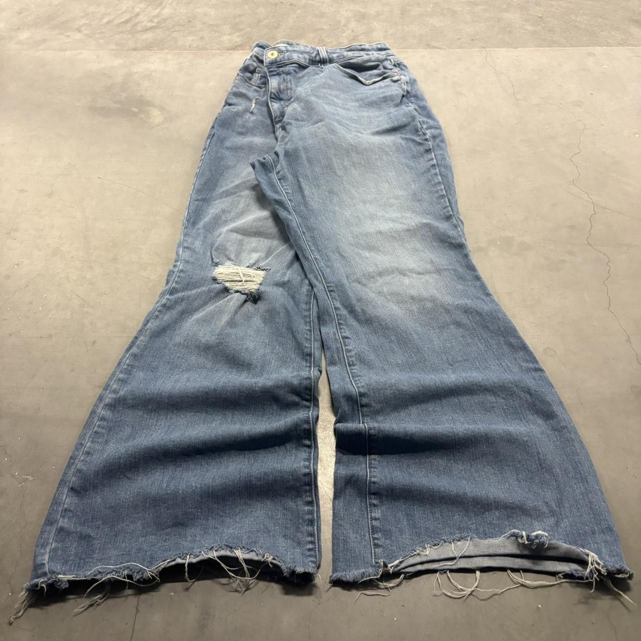 Vintage Crazy Vintage Y2K/2000s Baggy High Rise Flare Ripped Medium Blue Wash Denim Jeans! Size US 38 / EU 54 - 1 Thumbnail