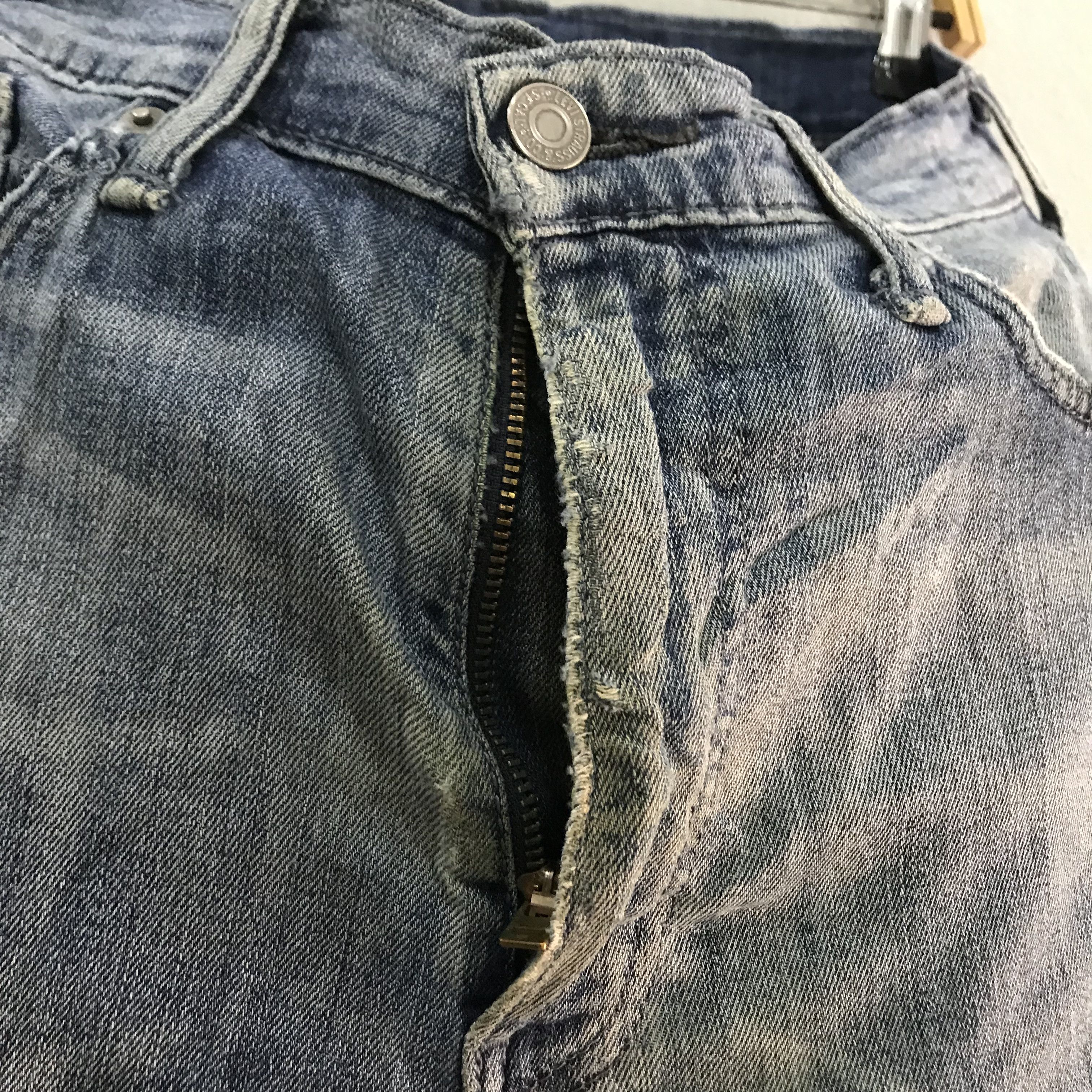 Levi's Vintage Levis 513 Light Blue Wash Distressed Western Style Size US 32 / EU 48 - 8 Thumbnail
