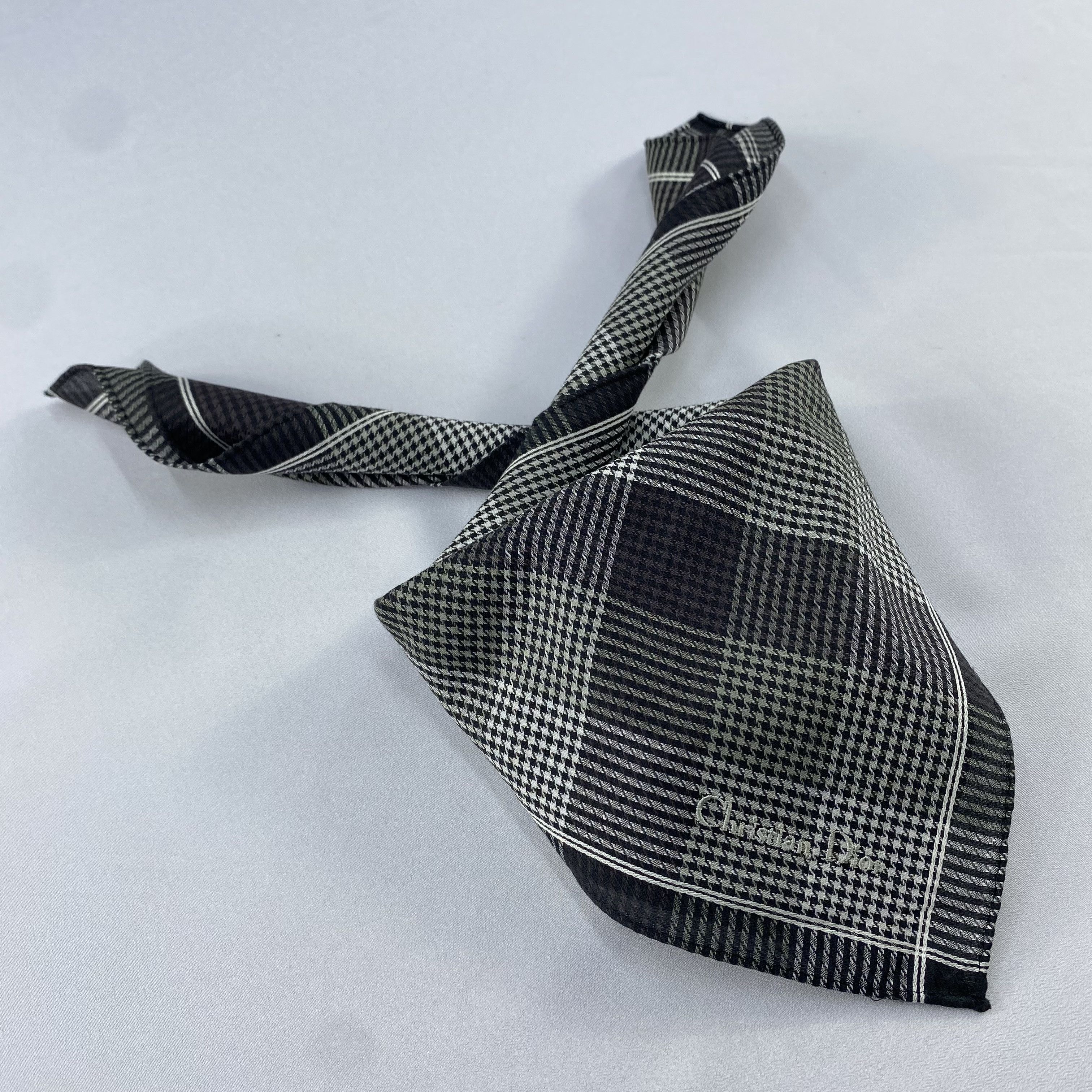 Vintage Christian Dior Handkerchief / Bandana / Neckerchief C900 Size ONE SIZE - 1 Thumbnail