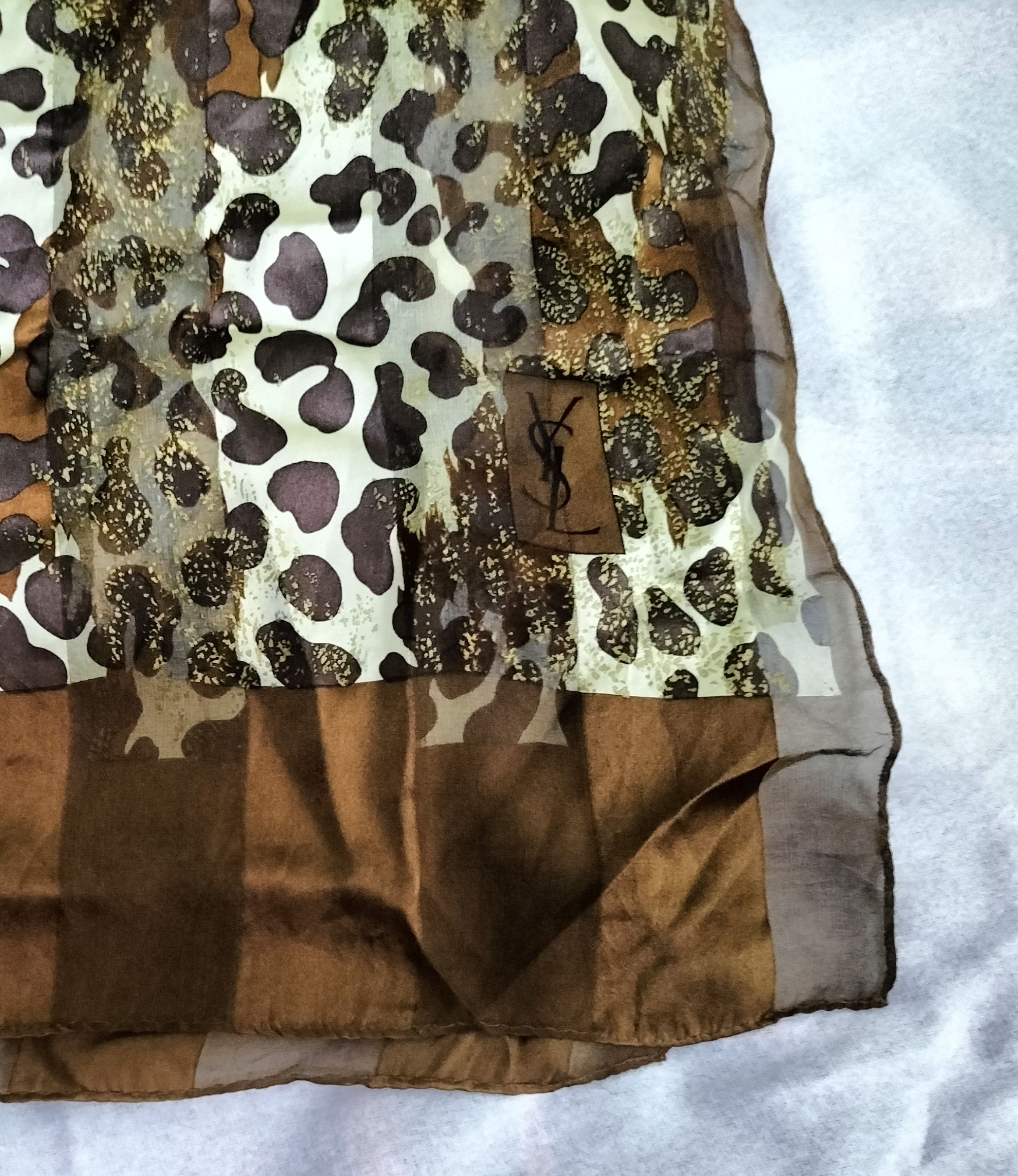 Yves Saint Laurent Yves saint Laurent leopard print silk scarf Size ONE SIZE - 4 Thumbnail