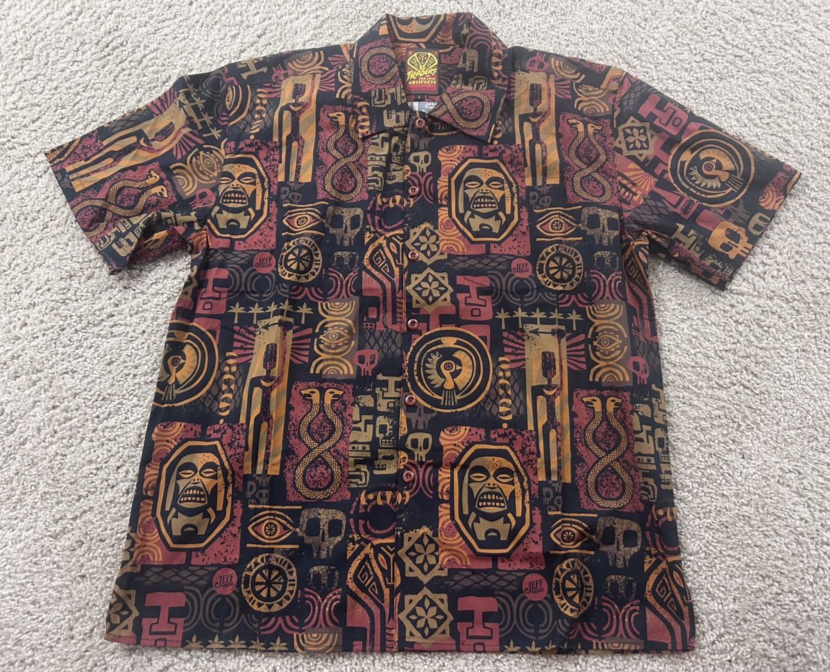Disney Traders of the lost artifacts AOP Disney button up Lrg Size US L / EU 52-54 / 3 - 2 Thumbnail
