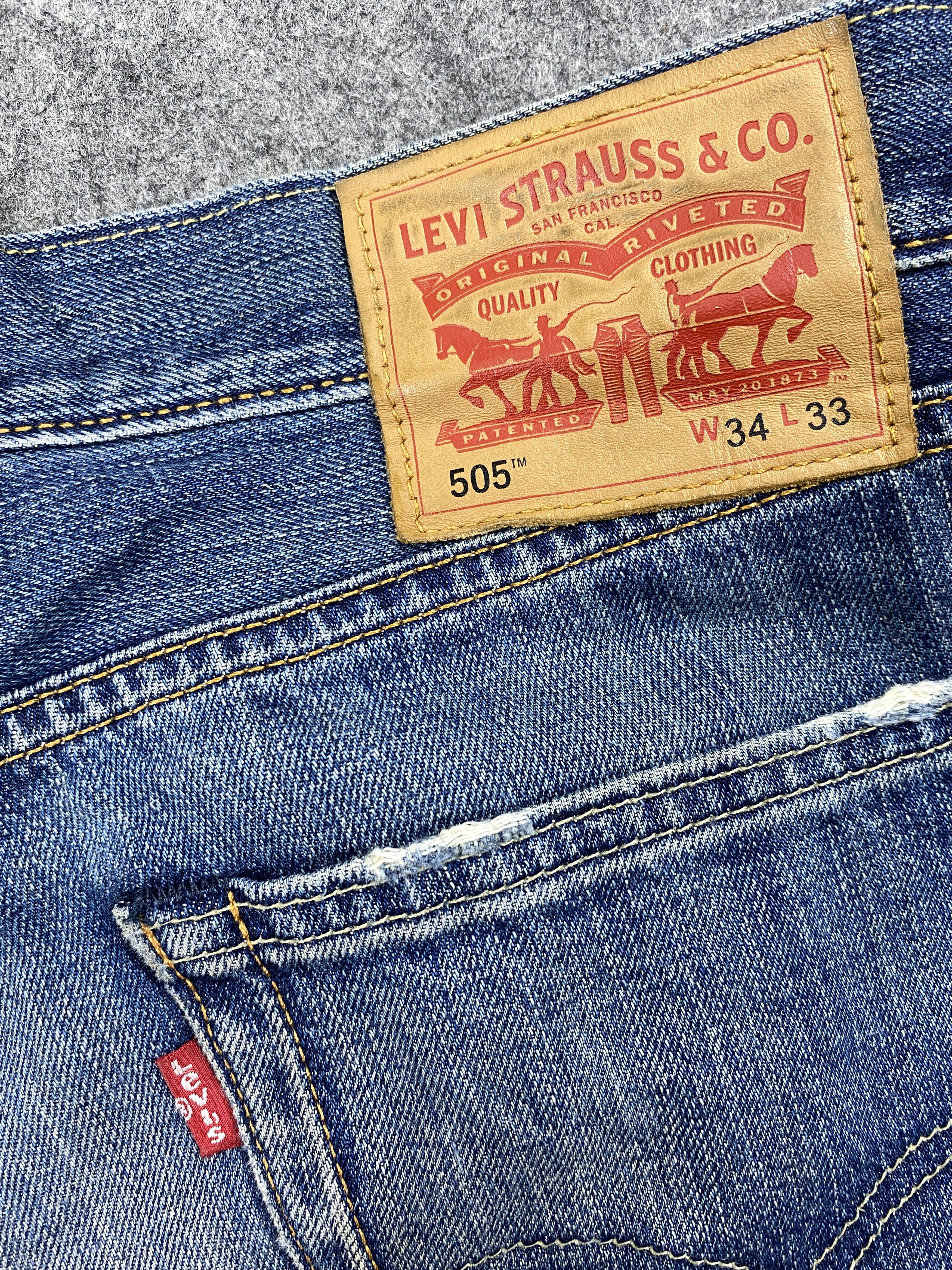 Levi's Blue Distressed Vintage Levi's 505 35x31.5 Denim -JN1268 Size US 35 - 9 Thumbnail