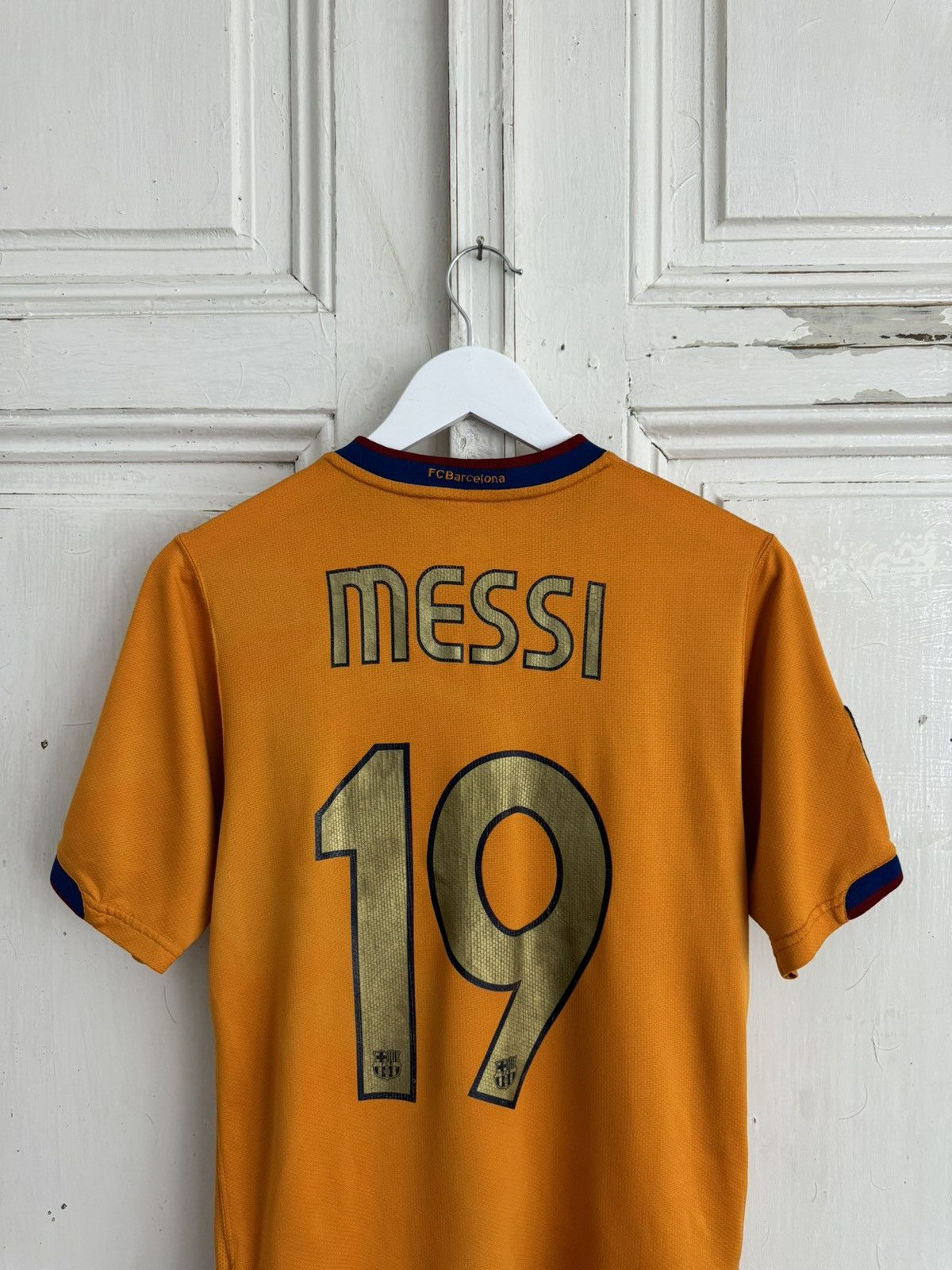 Nike × Vintage Nike Vintage Barcelona 19 Messi 2006 2007 Away Jersey Size US S / EU 44-46 / 1 - 2 Thumbnail