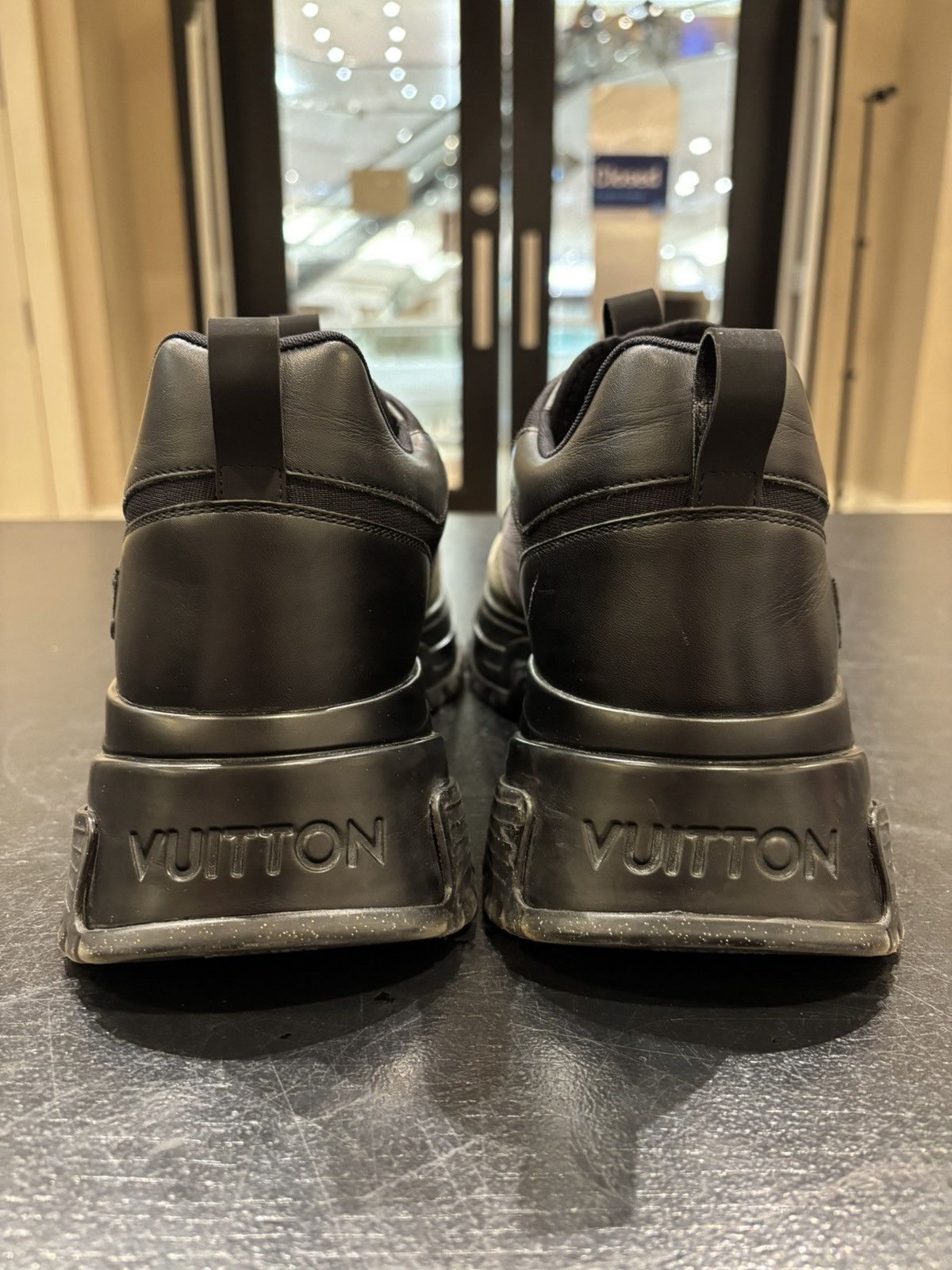 Louis Vuitton Louis Vuitton Run Away Pulse Sneaker - Grey Size US 9 / EU 42 - 5 Thumbnail