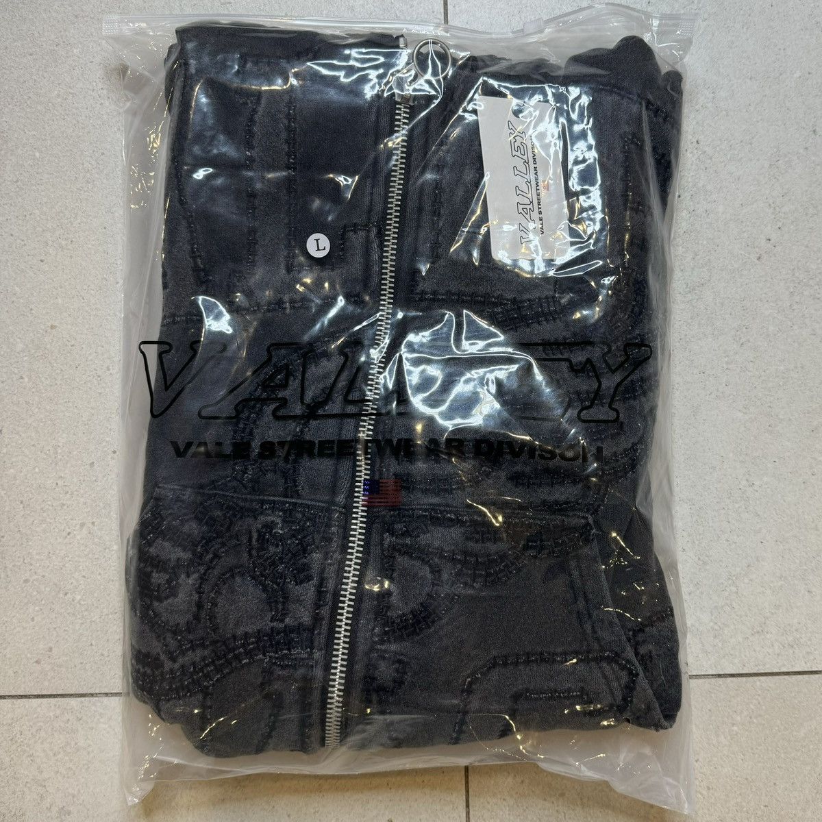 Vale Vale Forever Black Cat Zip Up SIZE LARGE Size US L / EU 52-54 / 3 - 3 Thumbnail