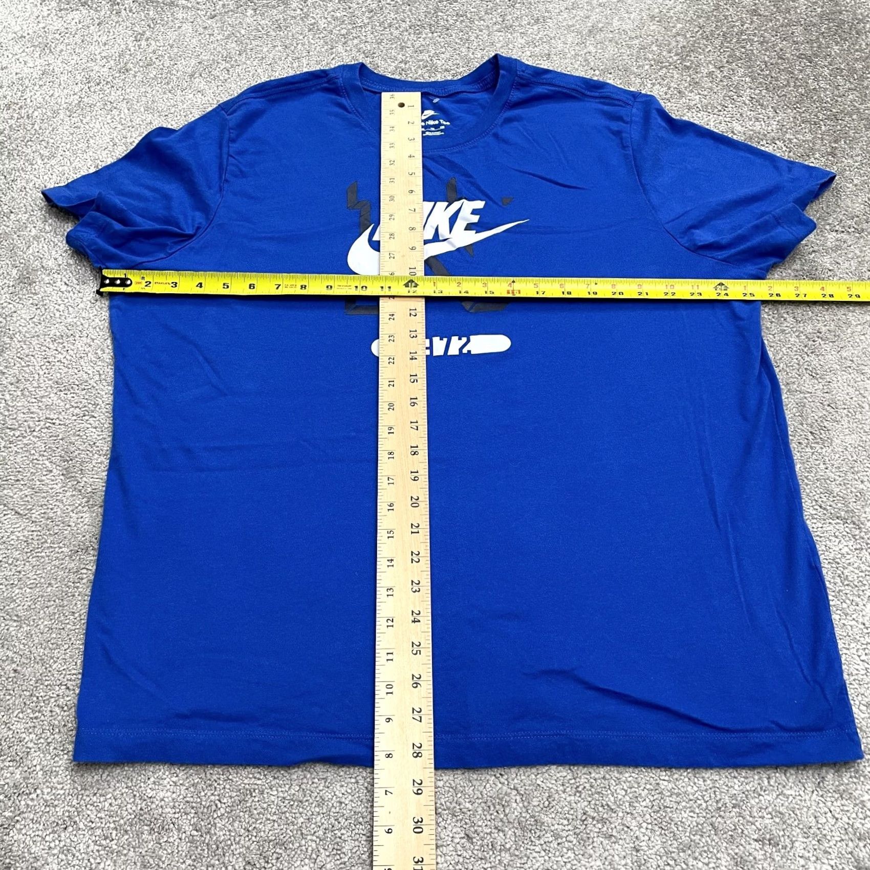 Nike Nike Tee Sportswear Futura Varsity Graphic T-Shirt Mens 2XL Blue Crew Neck Size US XXL / EU 58 / 5 - 7 Thumbnail
