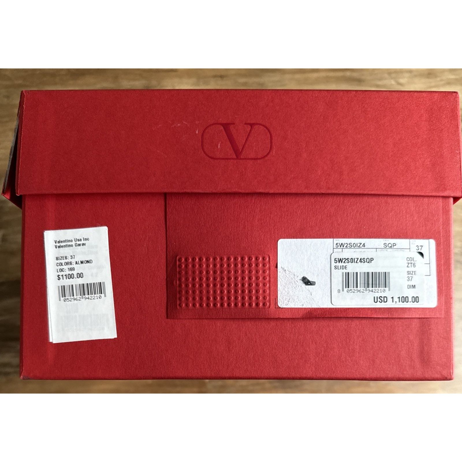 Valentino Valentino Garavani Leather Slide Sandals Almond EU37 US6.5 Size US 6.5 / IT 36.5 - 10 Thumbnail