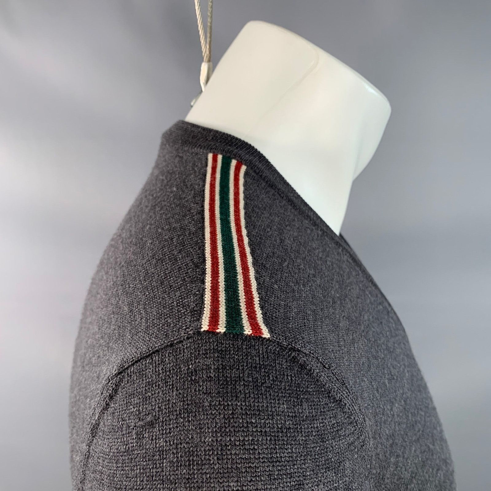 Gucci GUCCI Red Green Contrast Trim Wool V-Neck Pullover Size US M / EU 48-50 / 2 - 3 Thumbnail