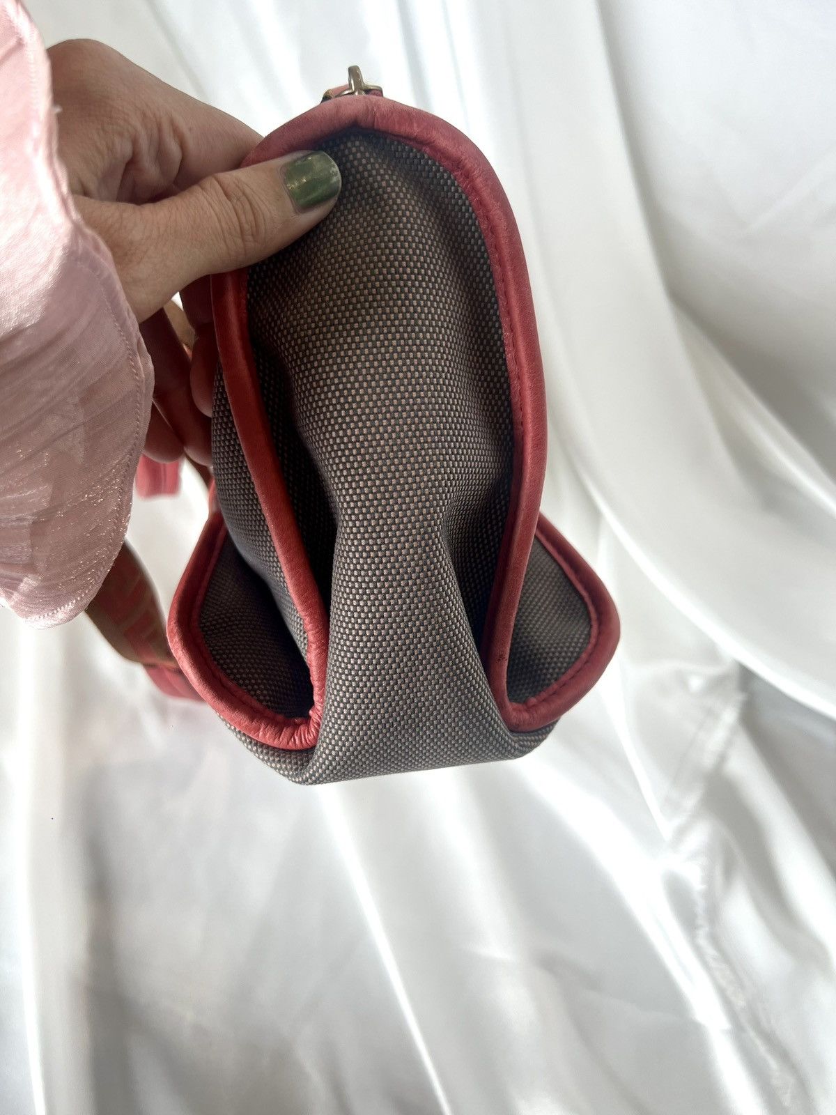 Fendi Fendi Zucca Canvas Tote – Red Trim Edition Size ONE SIZE - 7 Thumbnail