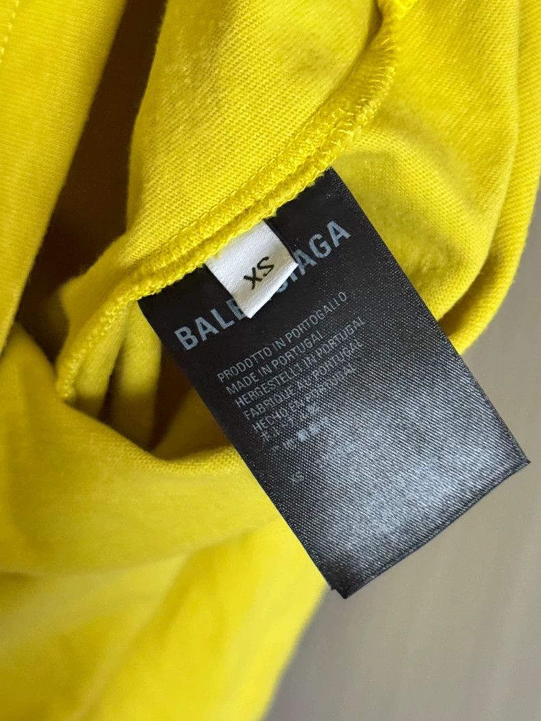 Balenciaga Balenciaga Printed Yellow Short Sleeve T-Shirt Front and B Size US XS / EU 42 / 0 - 4 Thumbnail