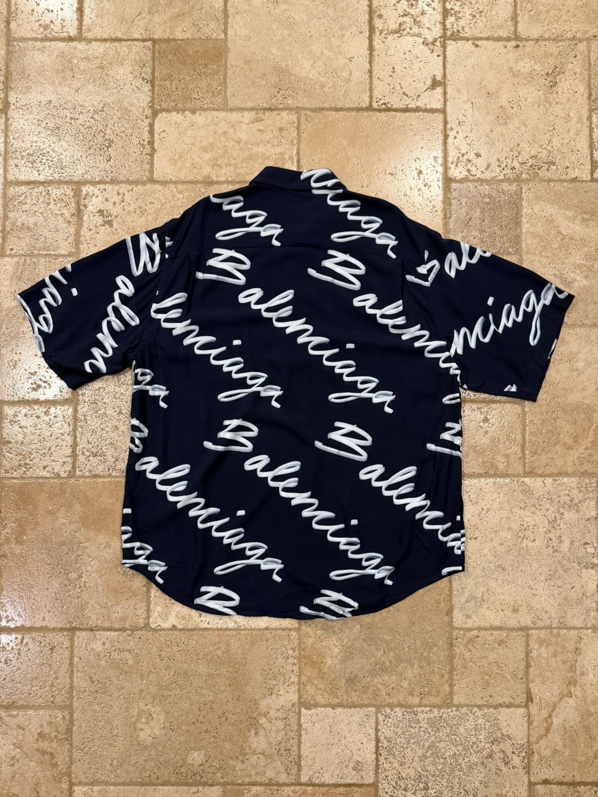 Balenciaga Balenciaga All Over Cursive Script Logo Minimal Navy Shirt Size US XL / EU 56 / 4 - 9 Thumbnail