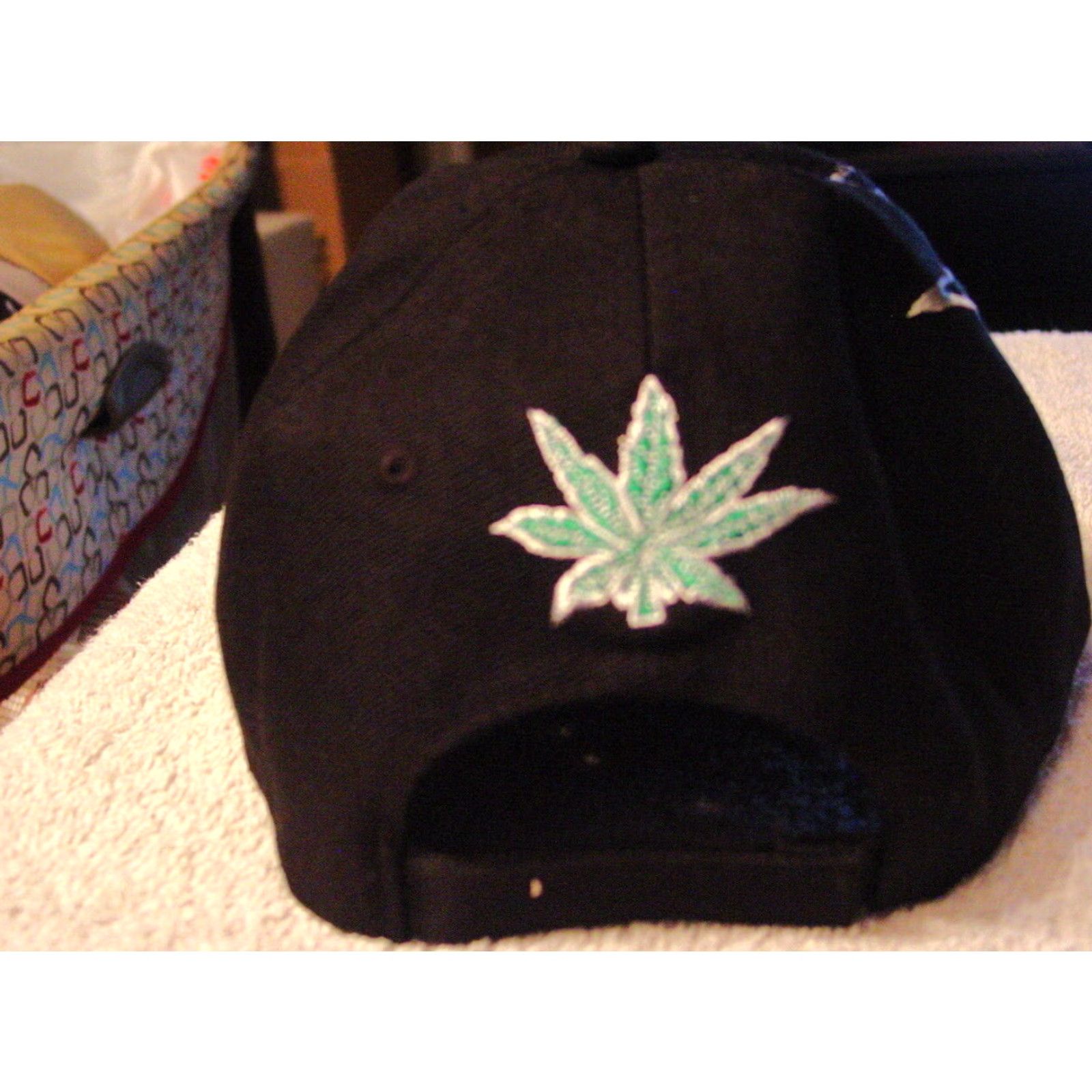 Vintage VINTAGE Marijuana Leaf Baseball Cap Adjustable Men Black 90s Streetwear Size ONE SIZE - 2 Thumbnail