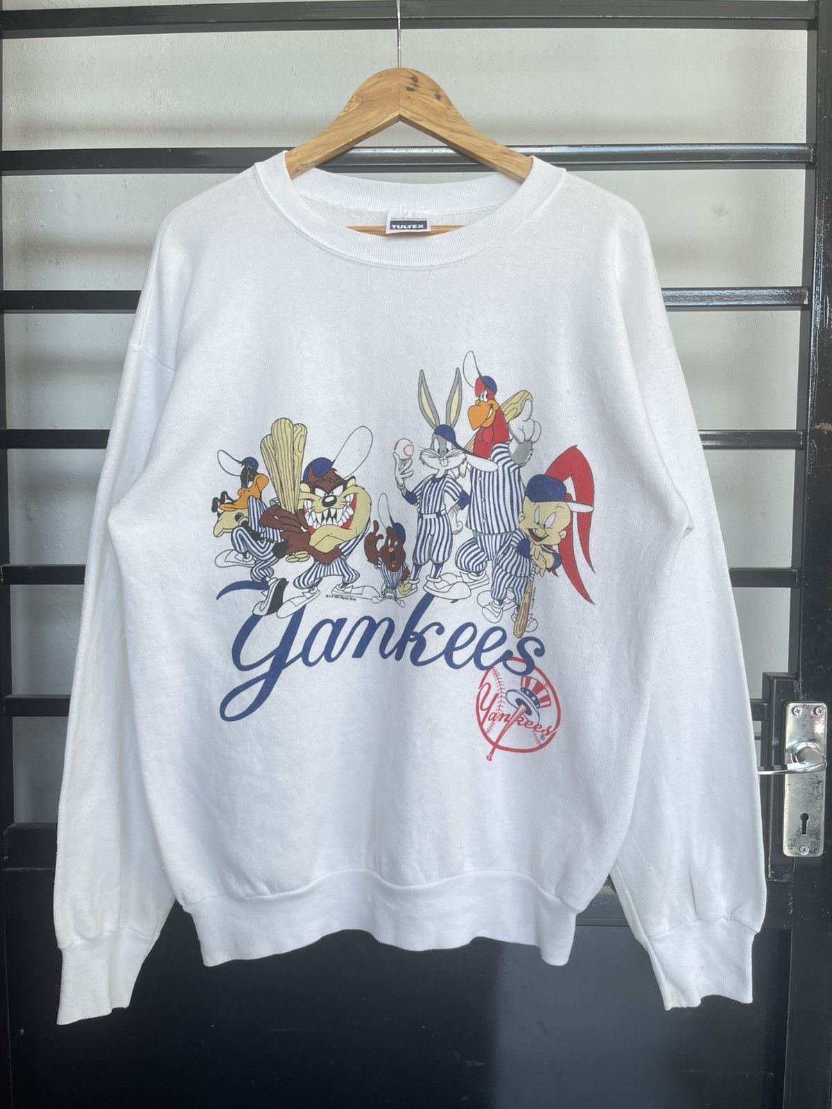 Vintage 94' MLB New York Yankees x Looney Tunes