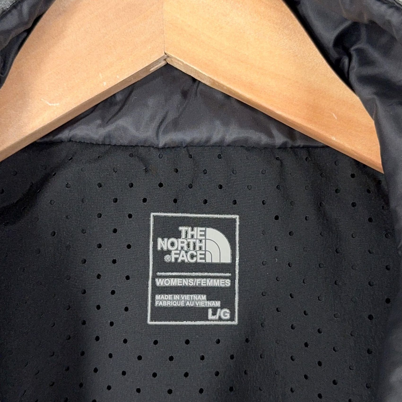 The North Face VINTAGE? No. The North Face Ventrix Womens Large Gray Black Insulated Full Zip Vest Jacket Size L / US 10 / IT 46 - 2 Thumbnail