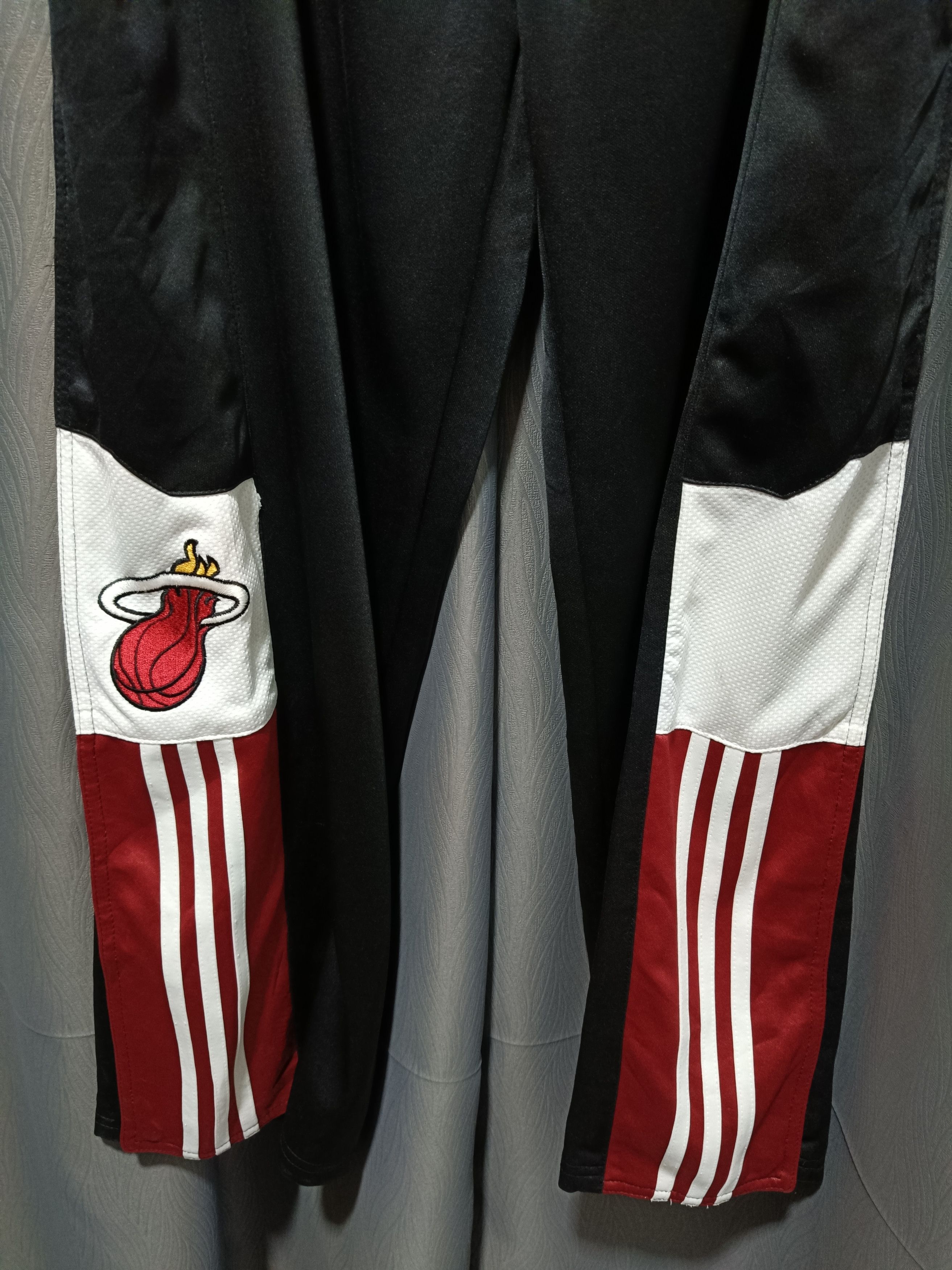 Adidas Vintage Adidas Miami Heat Tearaway Baggy Nylon Pants 90s Size US 32 / EU 48 - 5 Thumbnail