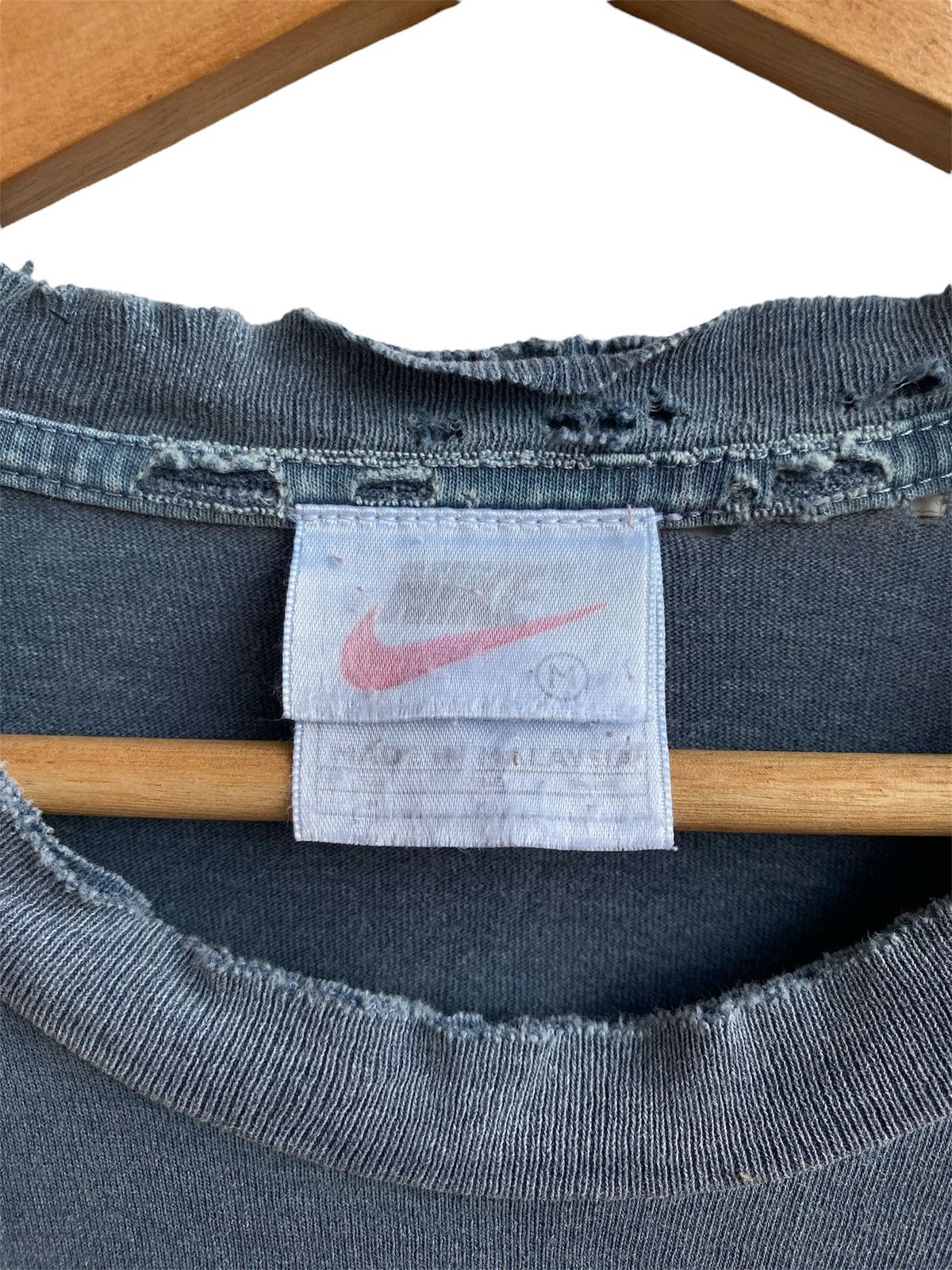 Nike × Vintage Vintage Nike Swoosh Gradient Sun Faded Thrashed Tee Size US M / EU 48-50 / 2 - 4 Thumbnail