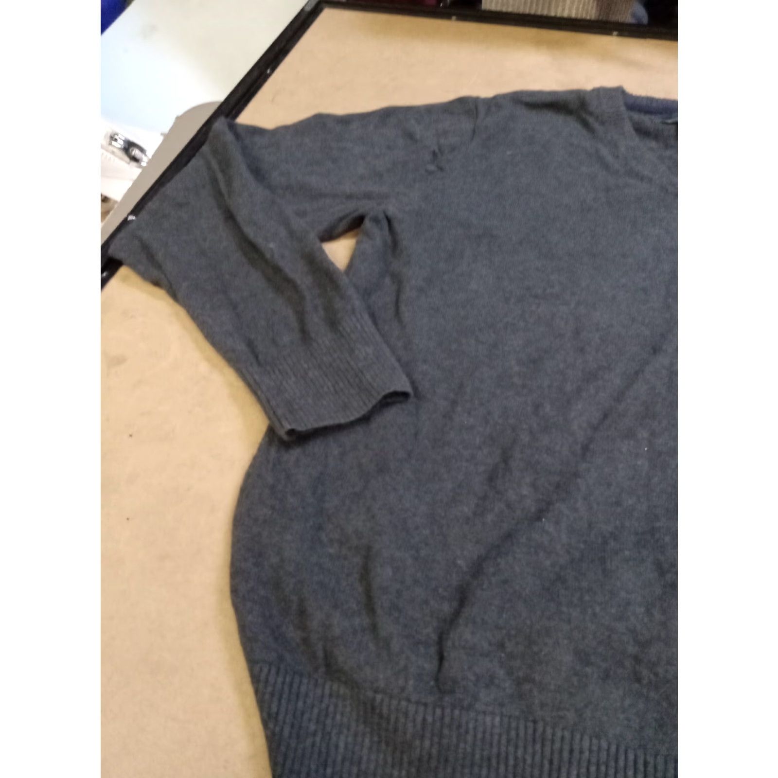 Eddie Bauer Eddie Bauer Mens M Gray Cotton Cashmere V-Neck Sweater Pullover Size US M / EU 48-50 / 2 - 4 Thumbnail