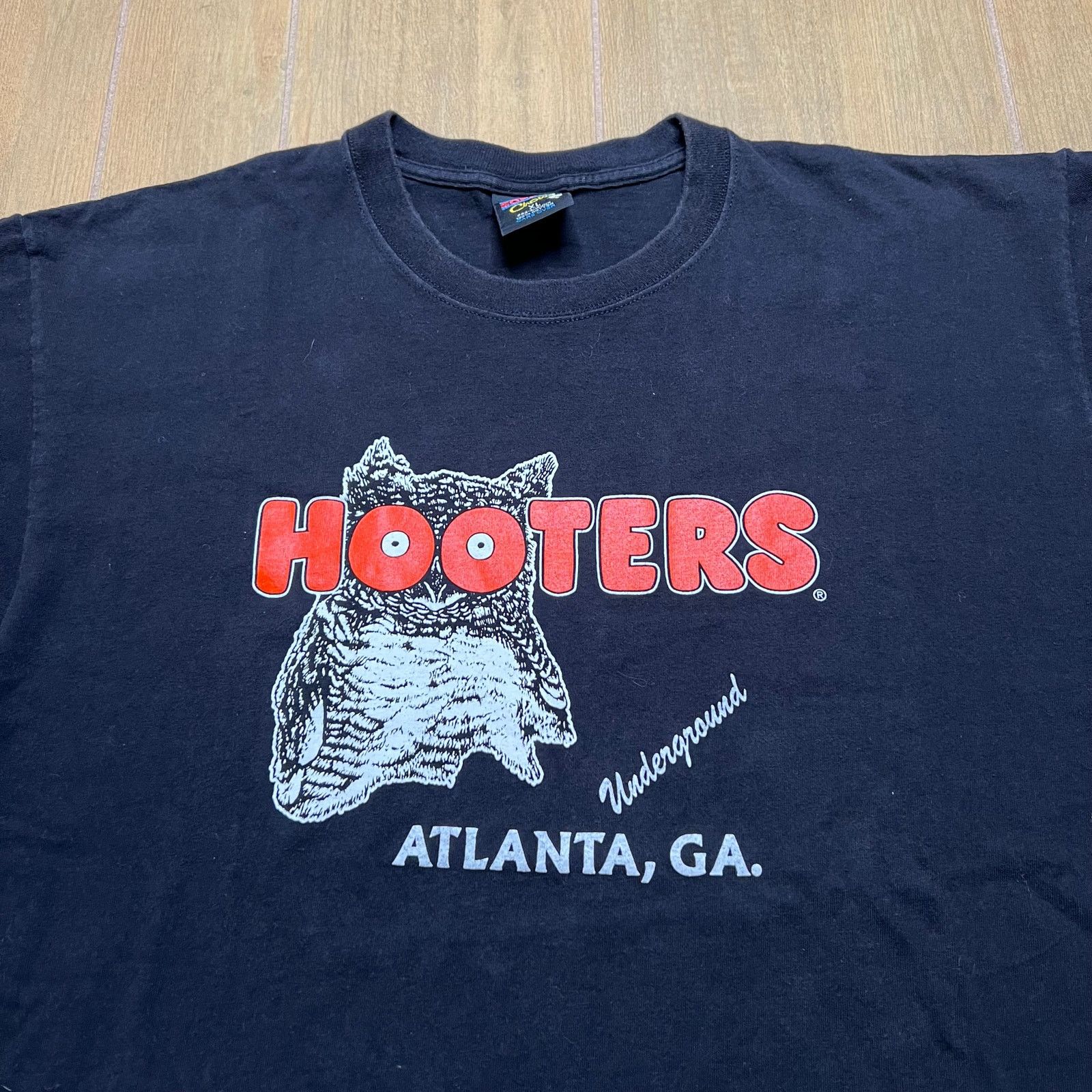 Soffe Vintage 90s Hooters Underground Atlanta, GA Logo T-Shirt XL Size US XL / EU 56 / 4 - 1 Thumbnail