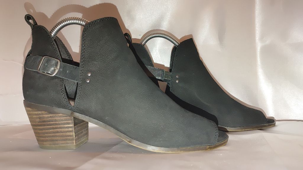 Lucky Brand Lucky Brand Banu Cut Out Peep Toe Boots Size 8M Size US 8 / IT 38 - 4 Thumbnail