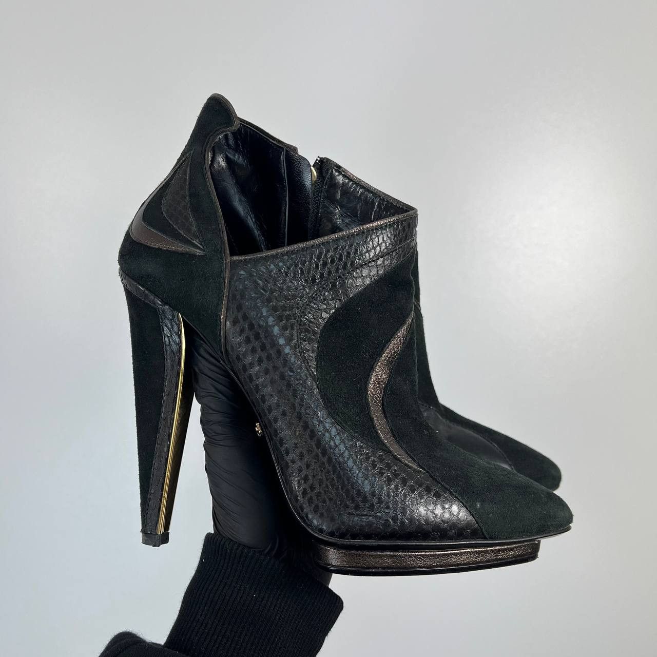 Roberto Cavalli Roberto Cavalli Leather Suede Ankle Boots Black Womens 38 Size US 6 / IT 36 - 1 Thumbnail