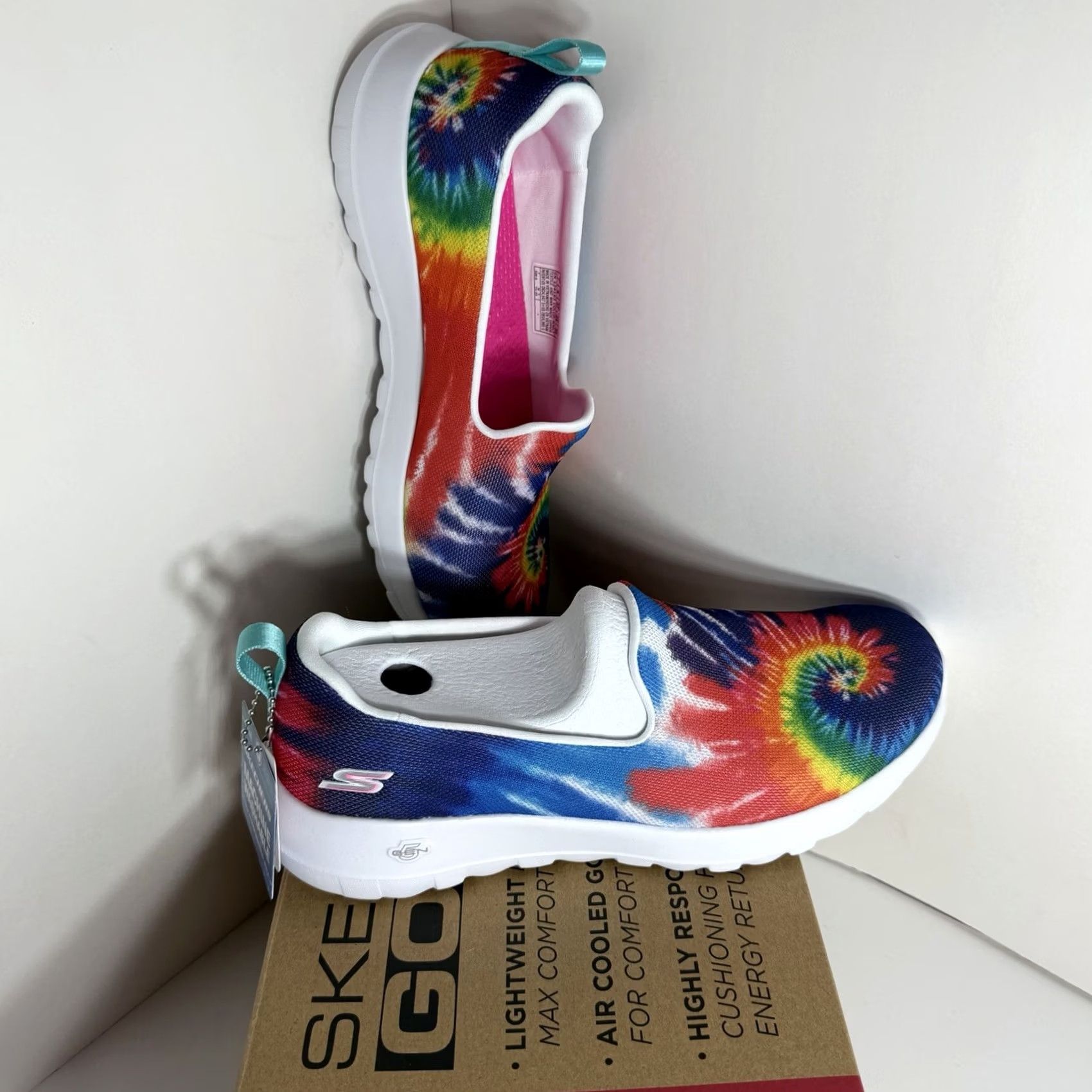 SKECHERS Skechers Slip On Go Walk Joy Tie Dye Women’s Size 7 124193 New With Box Mens Womens Girls Boys Size US 7 / IT 37 - 2 Thumbnail
