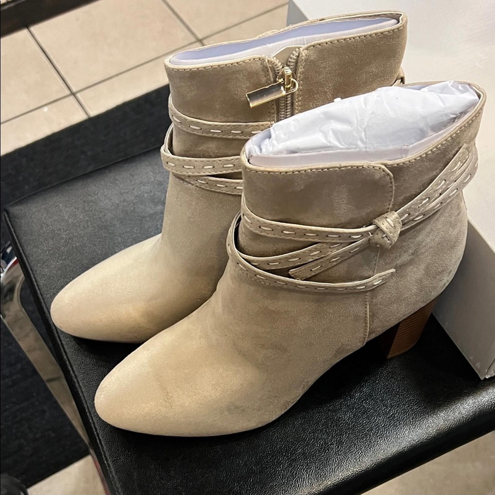 Other Bandolino Women's Beige Ankle Booties Size US 10 / IT 40 - 4 Thumbnail