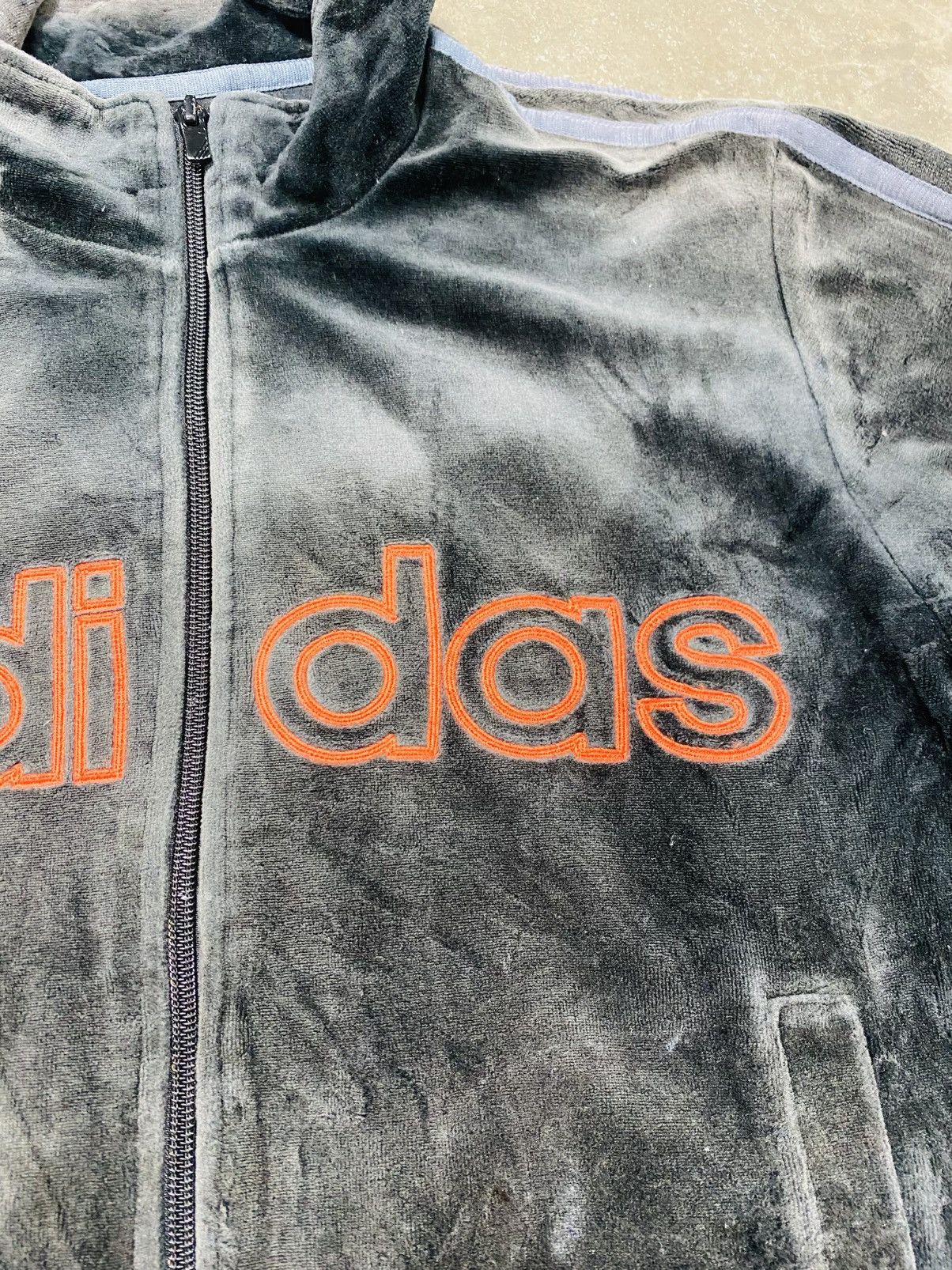 Adidas Vintage Adidas Velvet Jacket Sweater Size US S / EU 44-46 / 1 - 10 Thumbnail