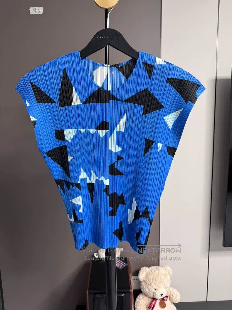 Issey Miyake Issey Miyake Blue Printed Sleeveless Top Size L / US 10 / IT 46 - 1 Thumbnail