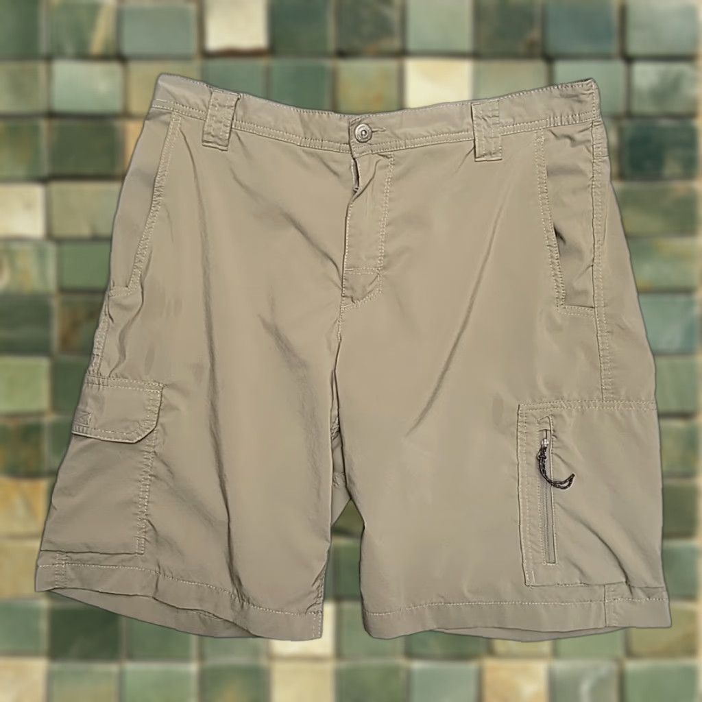 Vintage Columbia Shorts Mens 36x10 Beige Lightweight Performance Fish Hike Cargo UPF 40 Bermuda Casual Outdoor Mens Size US 36 / EU 52 - 1 Thumbnail