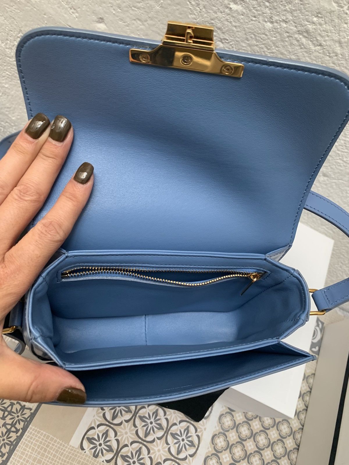 Celine Celine Troimphe Teen Azur BN 3300€ Size ONE SIZE - 6 Thumbnail