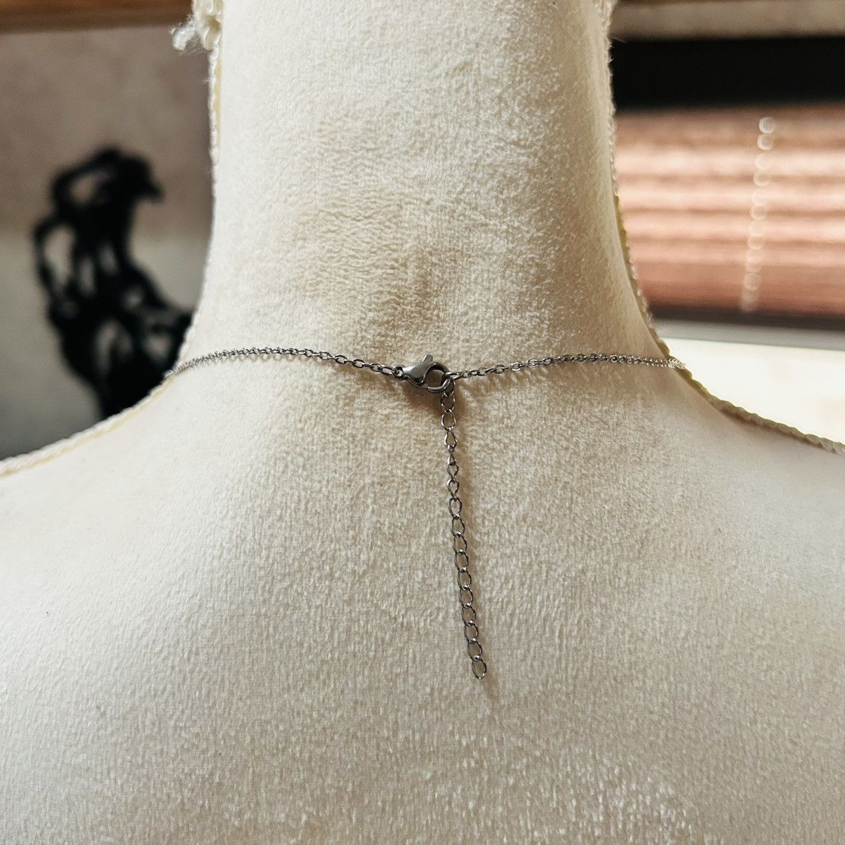 Handmade Handcrafted clear glass stone accent flower pendant necklace Size ONE SIZE - 4 Thumbnail