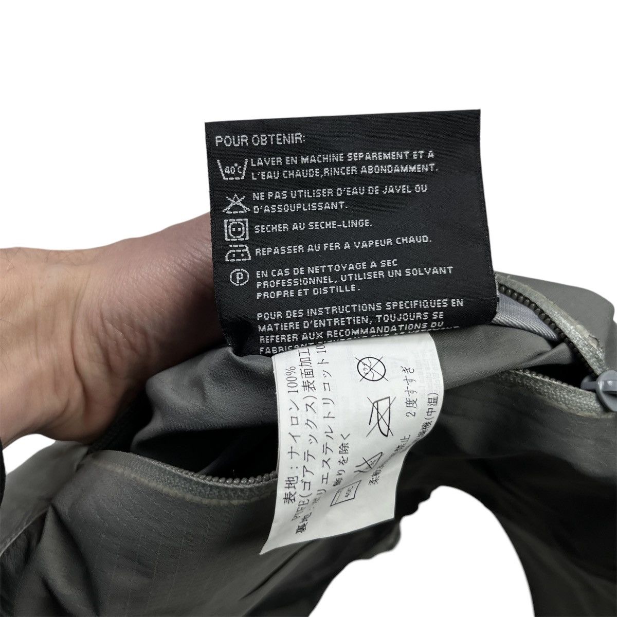 Arc'teryx × Vintage Vintage 2003 Arc teryx Sidewinder Gore Tex XCR Jacket White Size M / US 6-8 / IT 42-44 - 15 Thumbnail