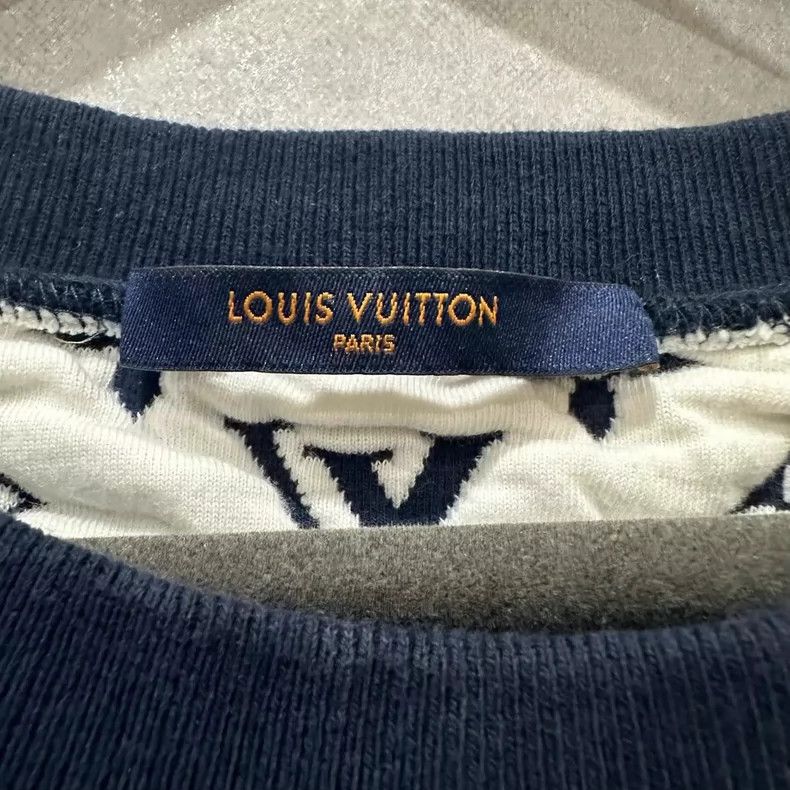 Louis Vuitton Louis Vuitton Blue embossed full logo hoodie Size US L / EU 52-54 / 3 - 4 Thumbnail