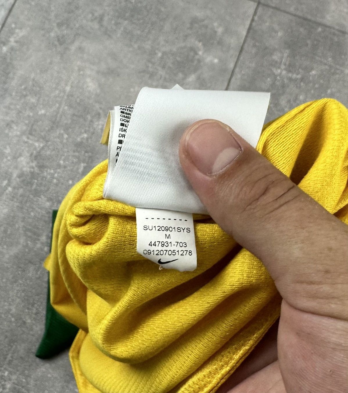 Nike Nike Brazil National Team Naldo #25 Soccer Jersey 447931-703 Size US M / EU 48-50 / 2 - 10 Thumbnail