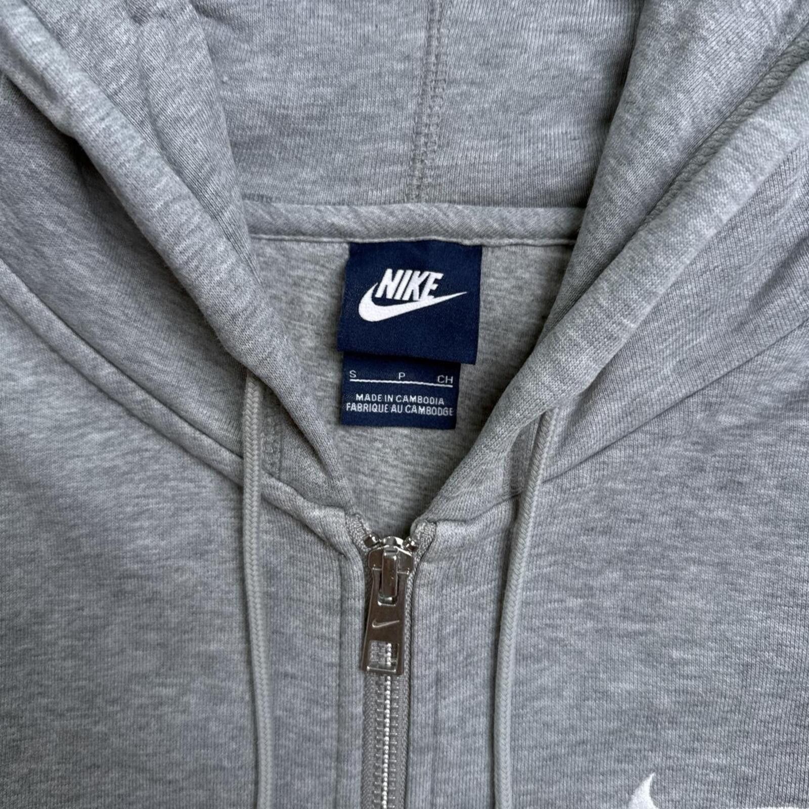 Nike Y2K Nike 00s Gray Zip Up Hoodie Jacket Size US S / EU 44-46 / 1 - 6 Thumbnail
