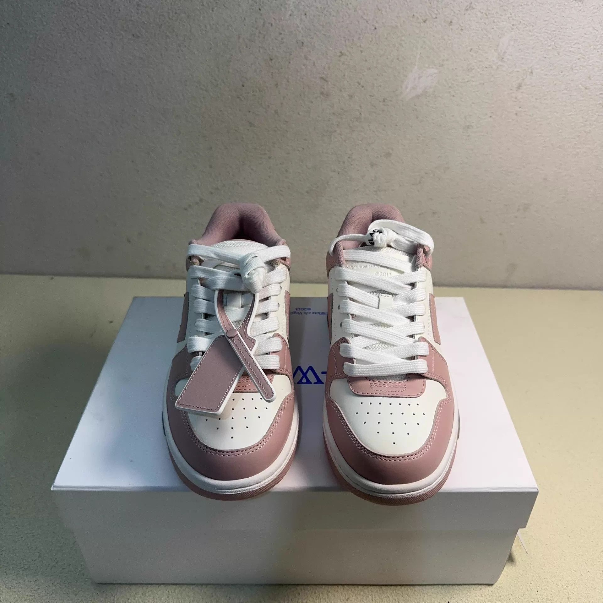 Off-White Off-White Out of Office Lows Women's Pink/White Size US 5.5 / IT 35.5 - 2 Thumbnail