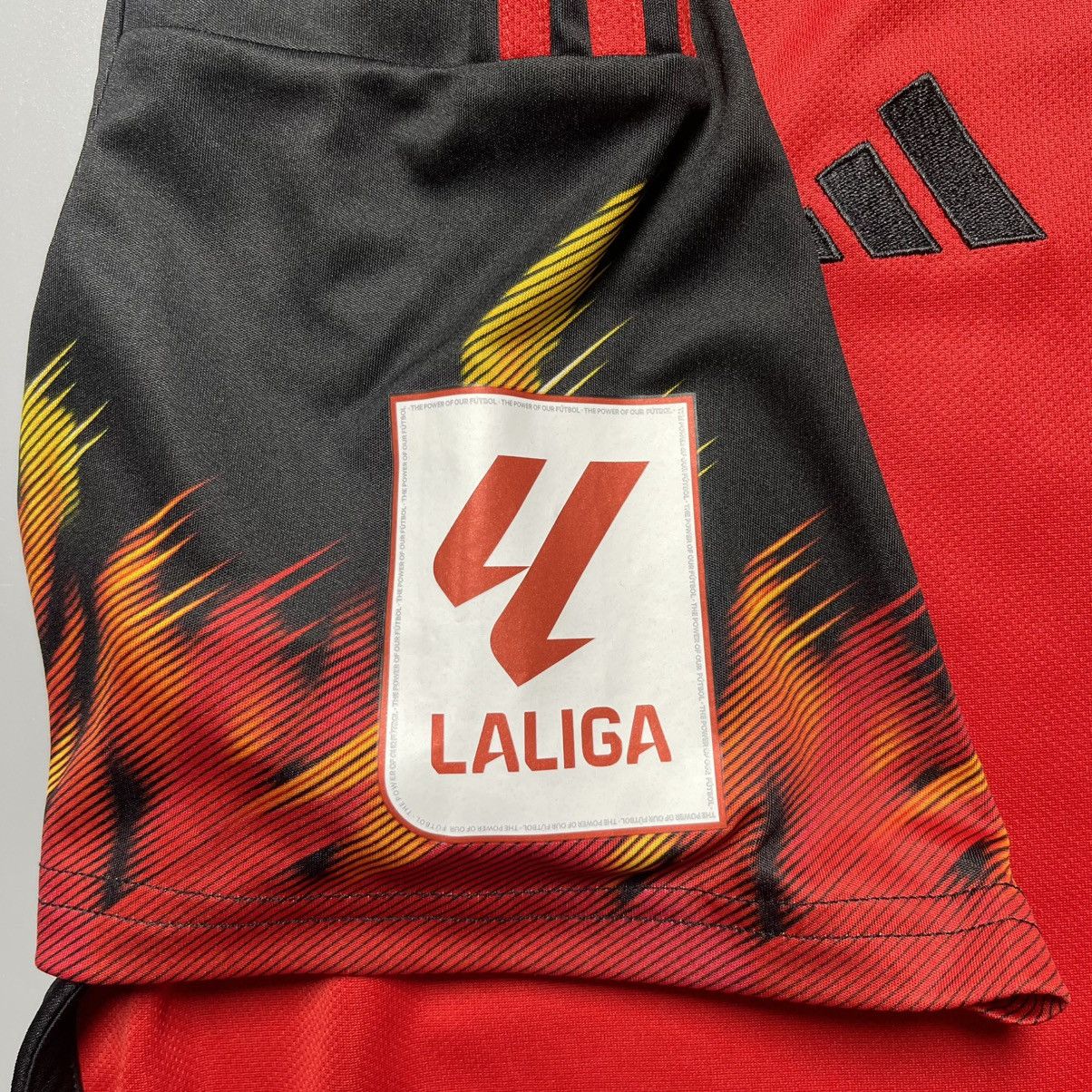 Vintage NWT BELGIUM ADIDAS 2022 WC FOOTBALL HOME JERSEY #13 CARRASCO Size US XXL / EU 58 / 5 - 6 Thumbnail