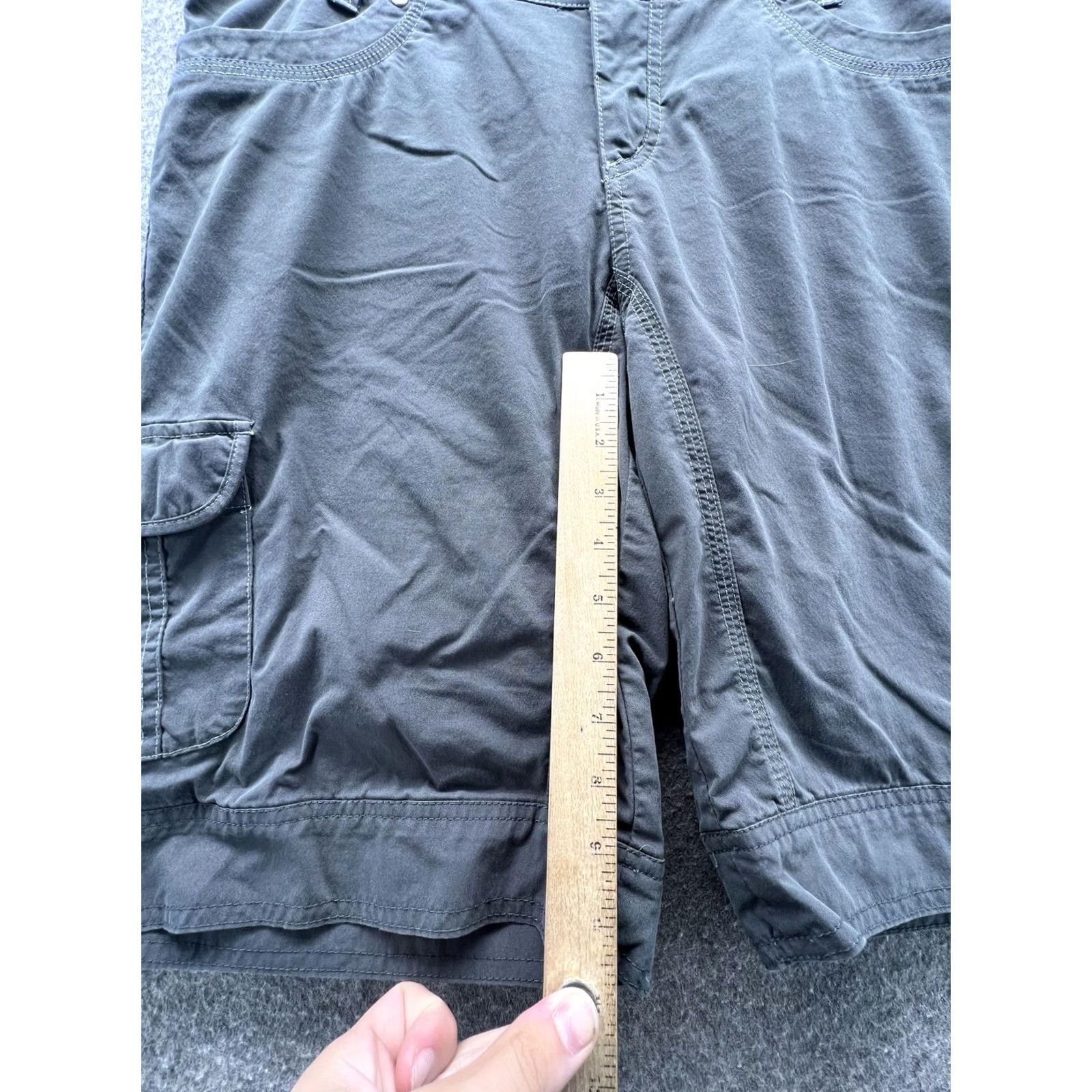 Vintage Kuhl Shorts Womens 12 Gray Cargo Twill Hiking Utility 9 Inseam Casual Summer Size 34" / US 12 / IT 48 - 2 Thumbnail