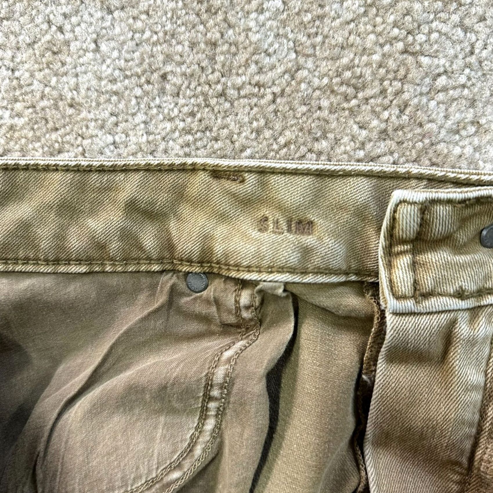 American Eagle Outfitters VINTAGE American Eagle Slim Straight Jeans Mens 33x32 Beige Denim Distress 5-Pocket Design Slim Fit Jeans Mens Brown Beige 33x32 Mens Jeans Size US 33 - 4 Thumbnail