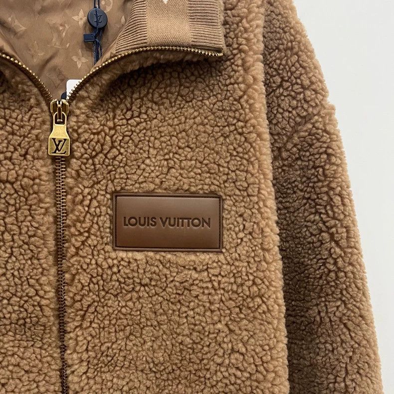 Louis Vuitton Louis Vuitton Teddy plush lined full print jacket Size US XL / EU 56 / 4 - 8 Thumbnail