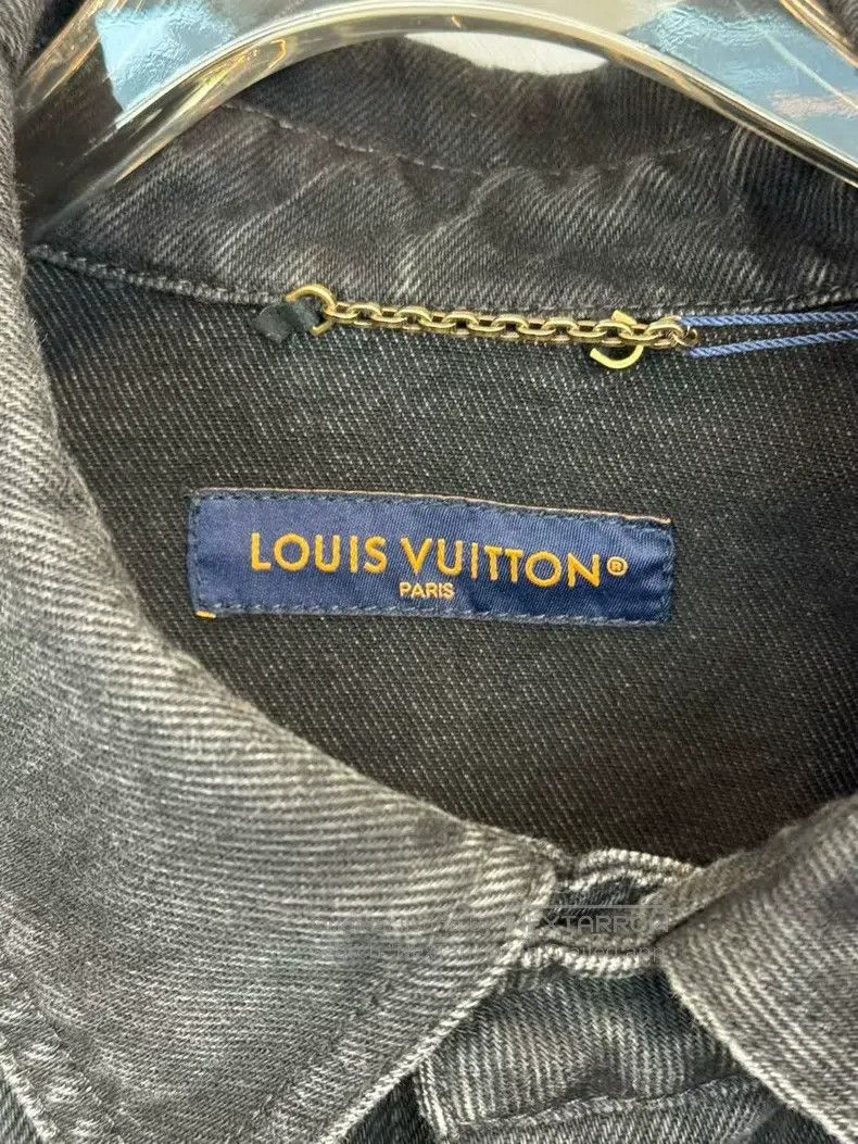 Louis Vuitton Louis Vuitton Embossed logo denim jacket Size US XL / EU 56 / 4 - 3 Thumbnail