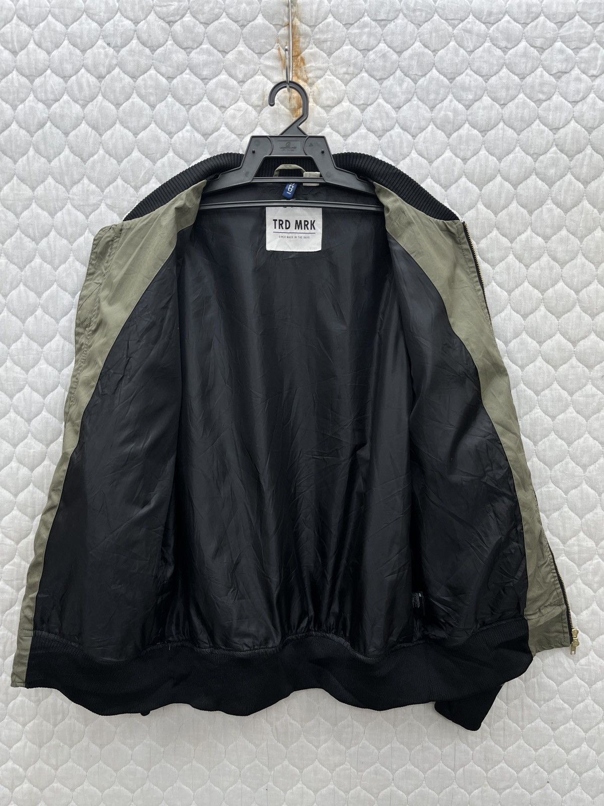 🔥🔥🔥STEALS H&M DIVIDED BOMBER JACKET
