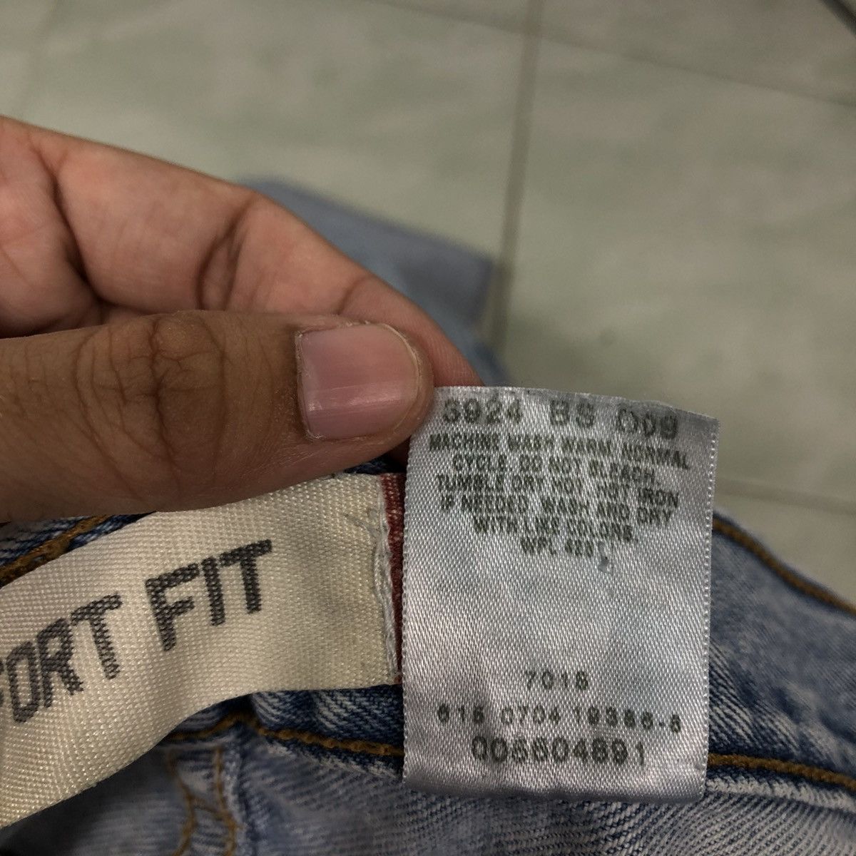 Levi's 🔥90’s True Vintage Distressed Denim Jeans Levi’s Size US 34 / EU 50 - 16 Thumbnail